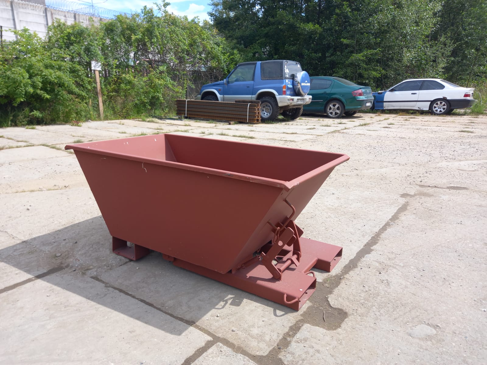 Self-tipping skip PMUC mini 300 - Image 3