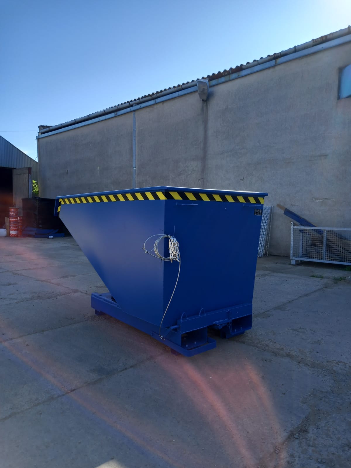 TK 1100 Self-Tipping Skip - Image 3