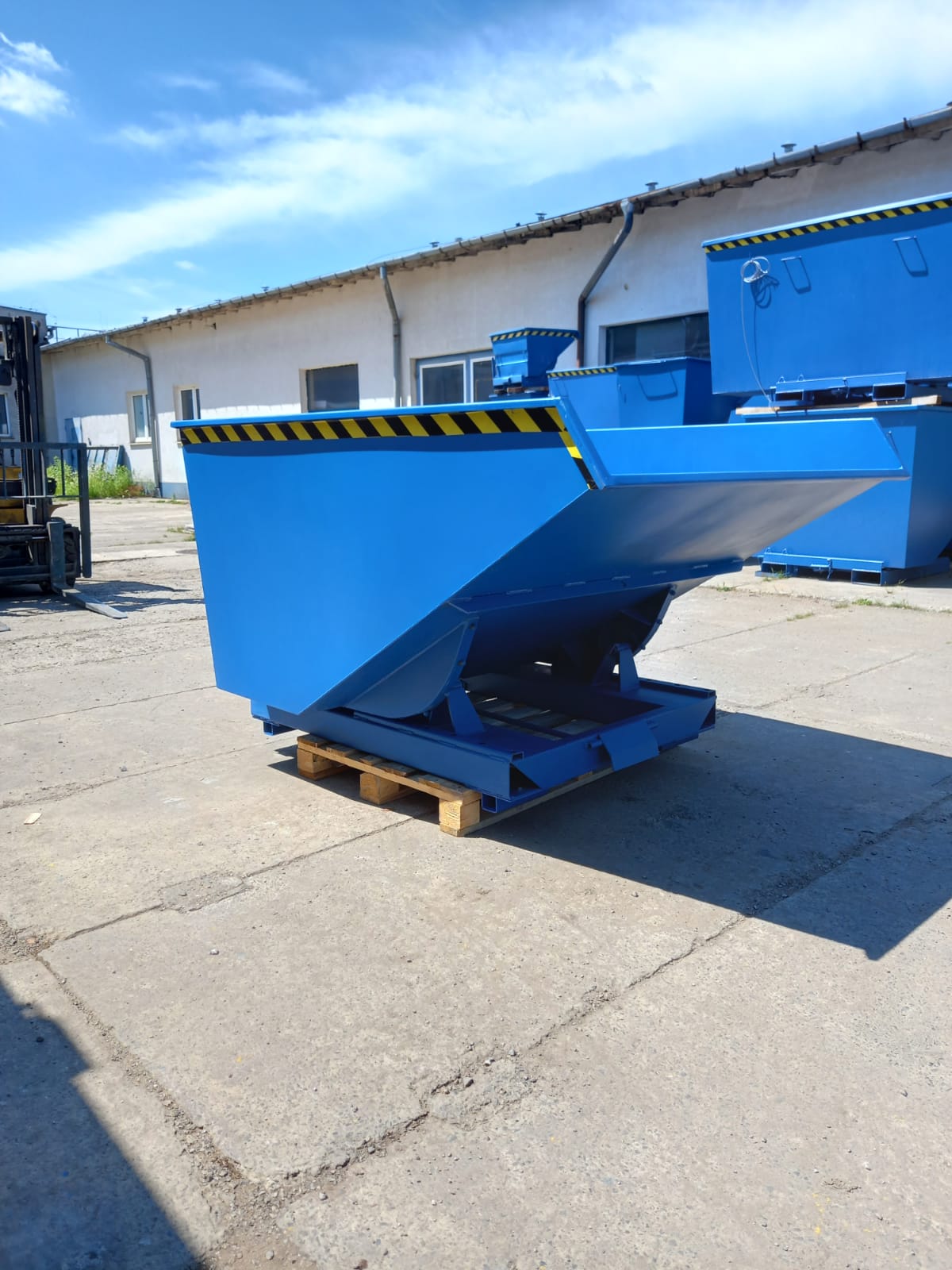 TK 1500 Self-Tipping Skip - Image 2