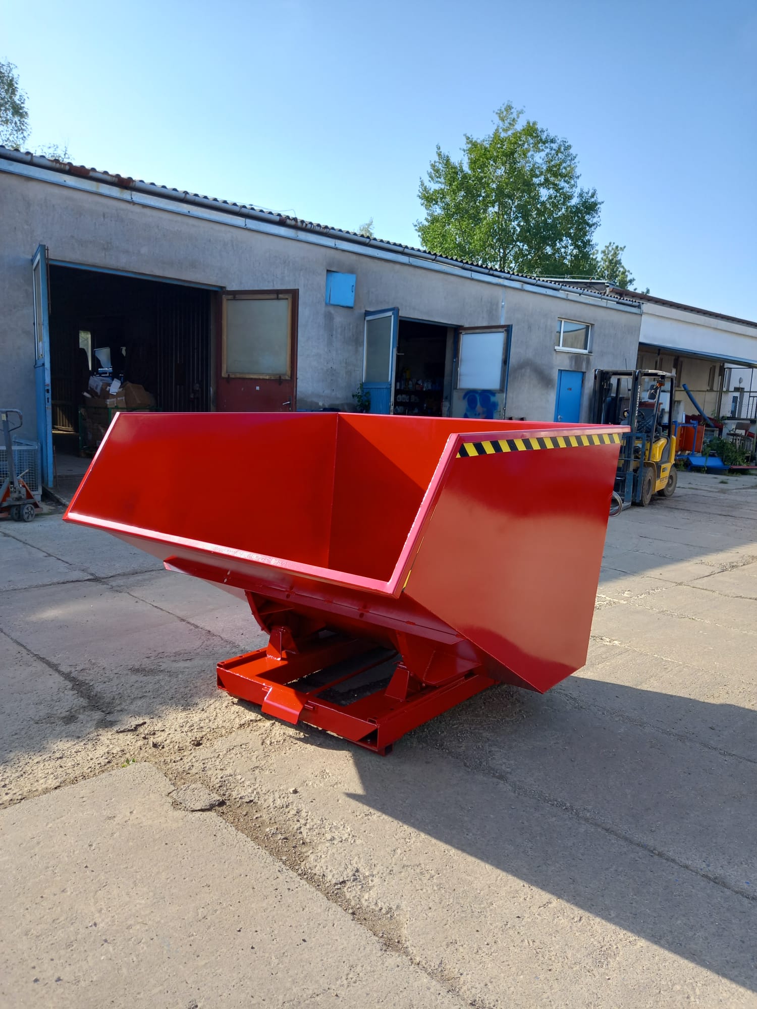 TK 3300 Self-Tipping Skip - Image 2